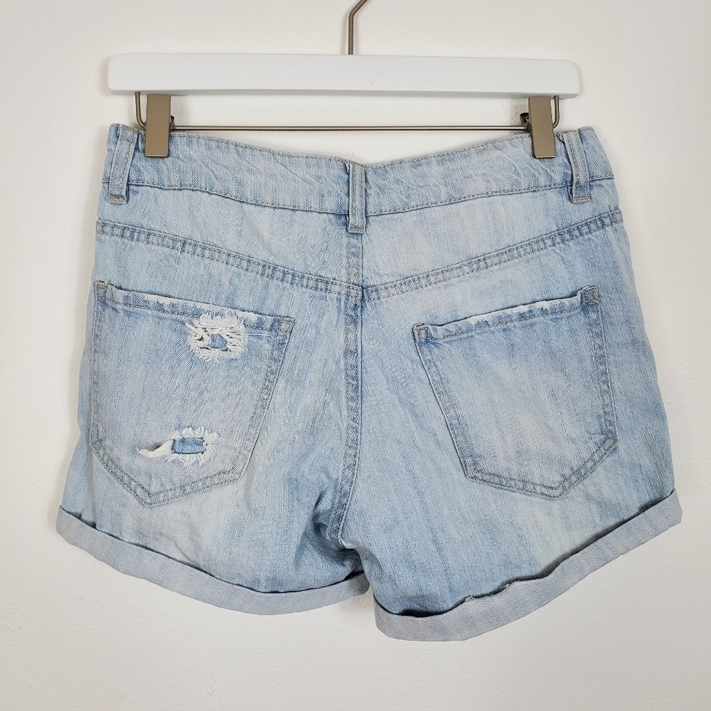 REFUGE DISTRESSED BLEACHED DENIM SHORTS - Picture 2 of 7